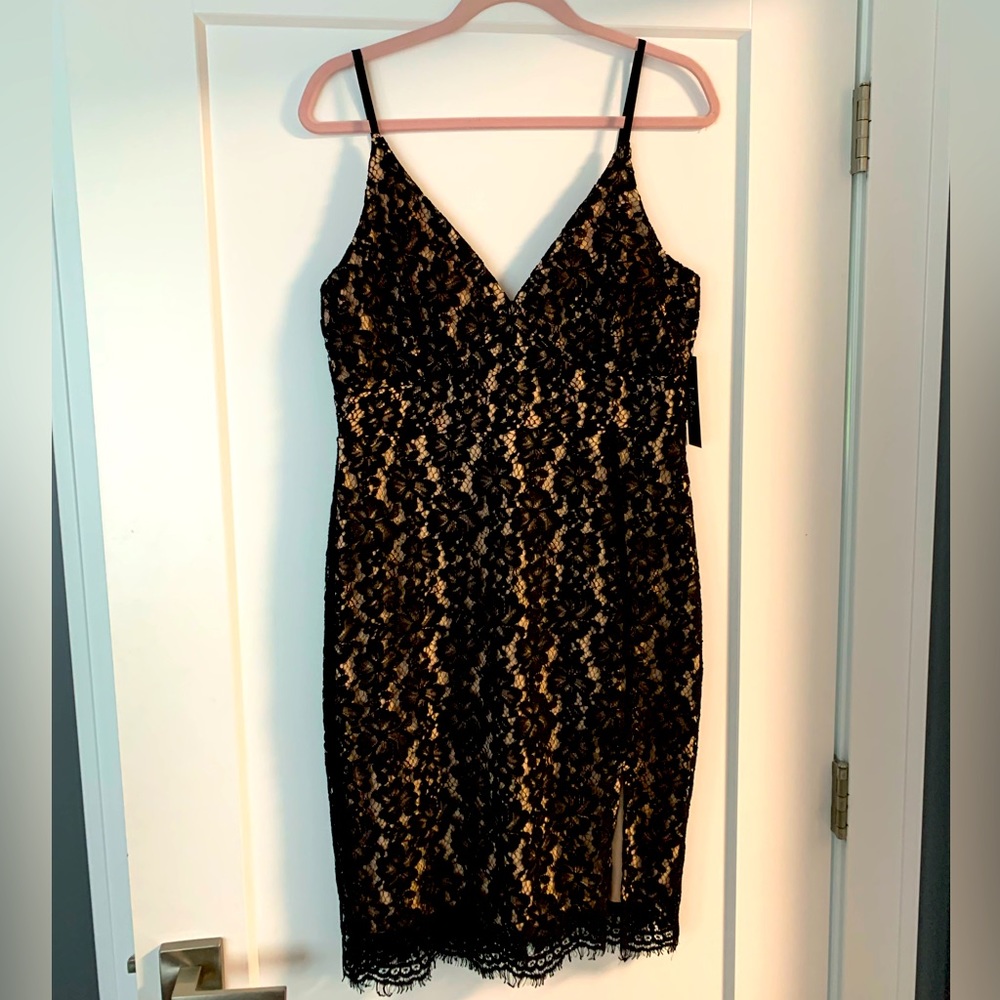 LULUS lace body con dress NWT